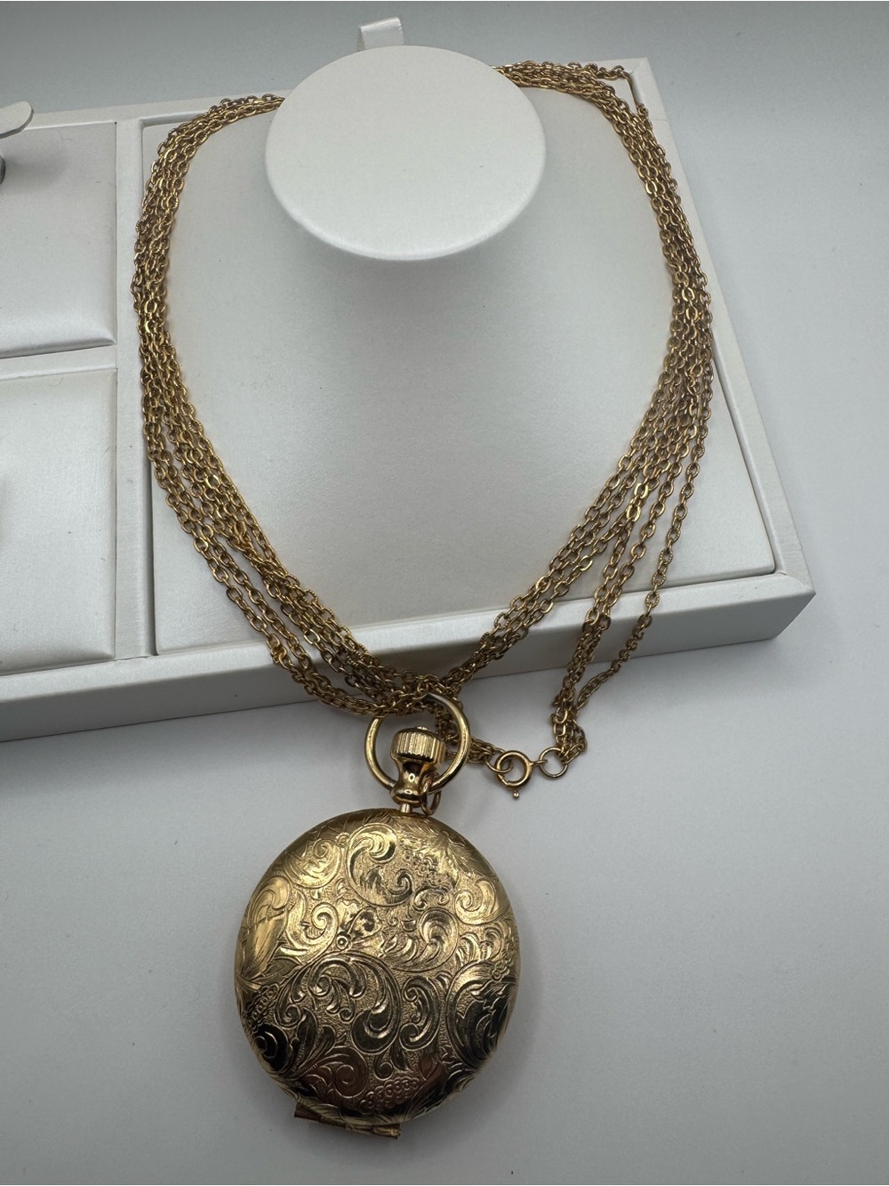 Vintage 1970s Estée Lauder Lucidity Pressed Powder Pocket Watch Compact Necklace